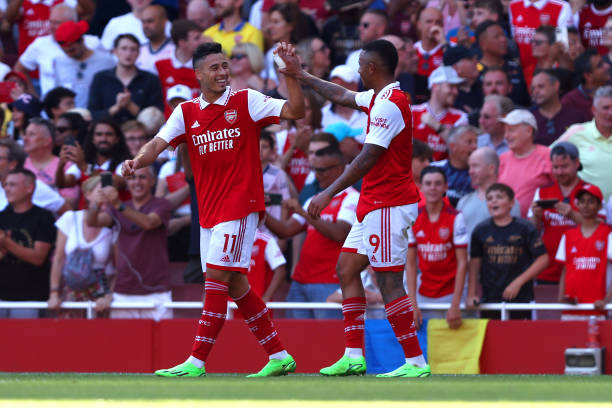 Martinelli ấn định chiến thắng 4-2 cho Arsenal bằng một cú đá chéo góc không thể cản phá