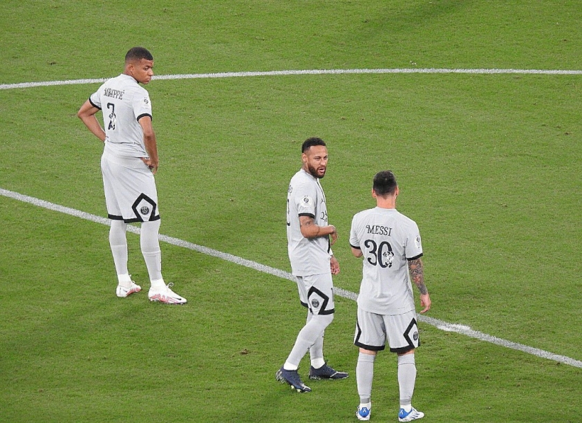 Mbappe xích mích với Neymar, Messi cũng bị liên lụy? 173383