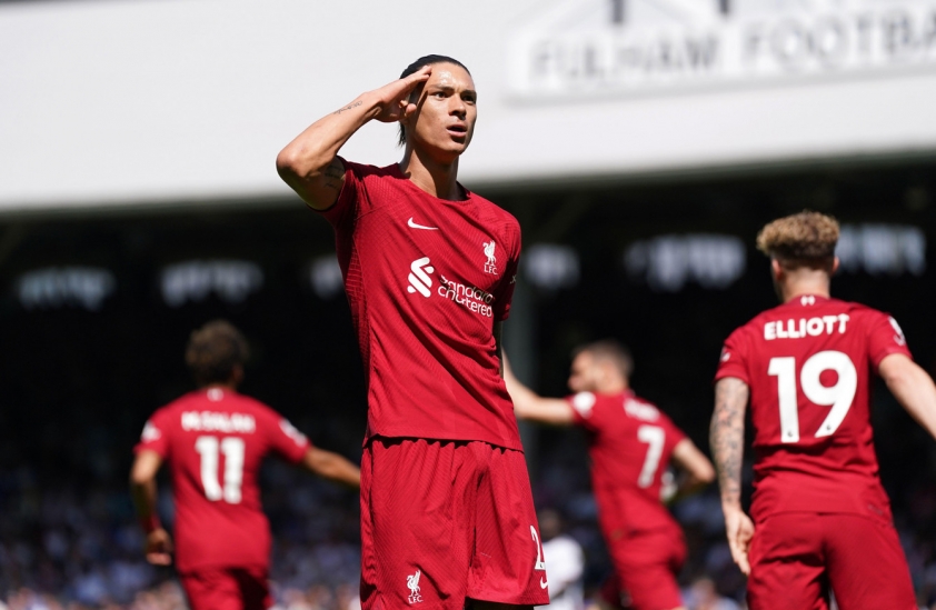 Suarez nói về thẻ đỏ của Nunez: 'Thế là bình thường đấy' 174086