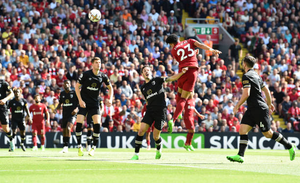 Diaz đánh đầu mở tỷ số cho Liverpool ngay từ phút thứ 3