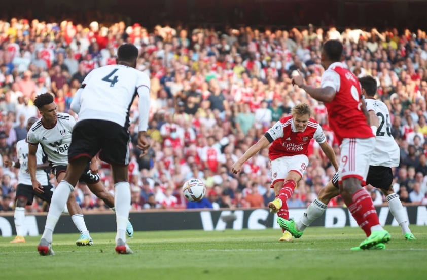 Odegaard tỏa sáng đem về bàn gỡ cho Arsenal
