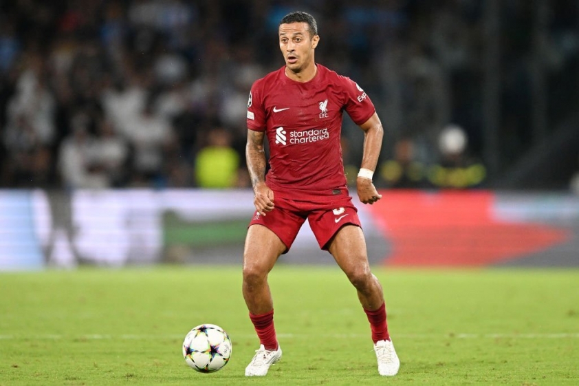 Sự trở lại của Thiago là tín hiệu đáng mừng với HLV Klopp trong bối cảnh tuyến giữa họ đang khủng hoảng trầm trọng vì chấn thương của Henderson