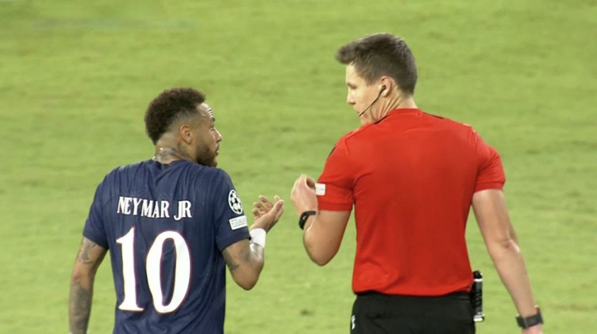 Neymar bị trọng tài bắt nạt, tức tưởi hơn cả lúc Mbappe ngó lơ 187540