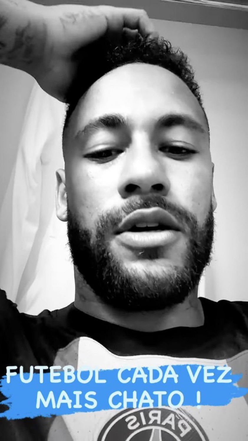 Neymar bị trọng tài bắt nạt, tức tưởi hơn cả lúc Mbappe 'quay lưng' 187542
