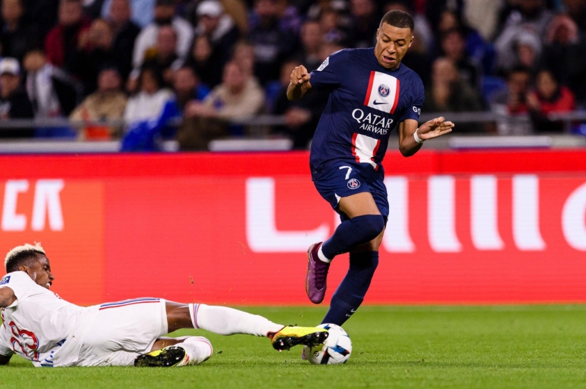 'Phó chủ tịch' Mbappe lại gây thất vọng vì hành vi 'xấu tính' trên sân 189606