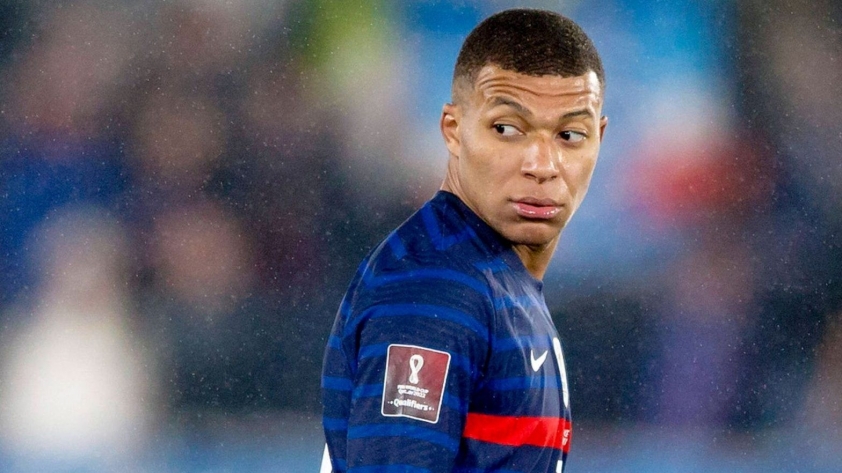 Liên tục gây rối, Mbappe bị chê hành xử như