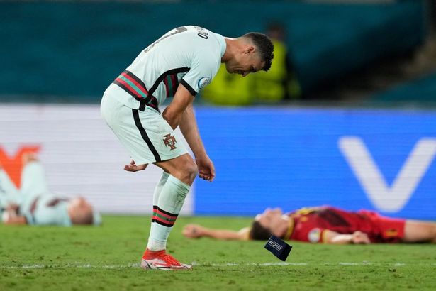 Chơi tệ làm Bồ Đào Nha thua, Ronaldo còn có hành vi 'xấu xí' khó chấp nhận 194216