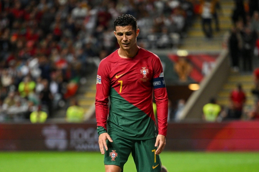 Chơi tệ làm Bồ Đào Nha thua, Ronaldo còn có hành vi 'xấu xí' khó chấp nhận 194217
