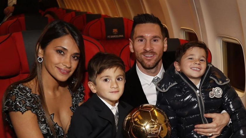 Messi bất ngờ bị chỉ trích vì quá 'chu đáo với gia đình'? 195499