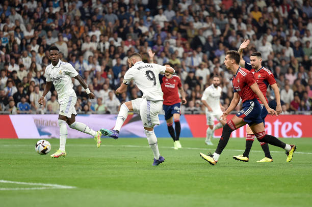 Benzema đưa được bóng vào lưới nhưng không được công nhận bàn thắng do đã có lỗi chạm tay của Rodrygo từ trước đó