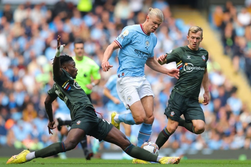 Pep Guardiola chọc quê Haaland vì chỉ ghi được một bàn 199834