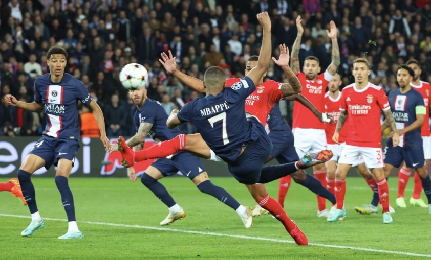 Bỏ ngoài tin đồn đòi ra đi, Mbappe đi vào lịch sử PSG tại Cúp C1 201385