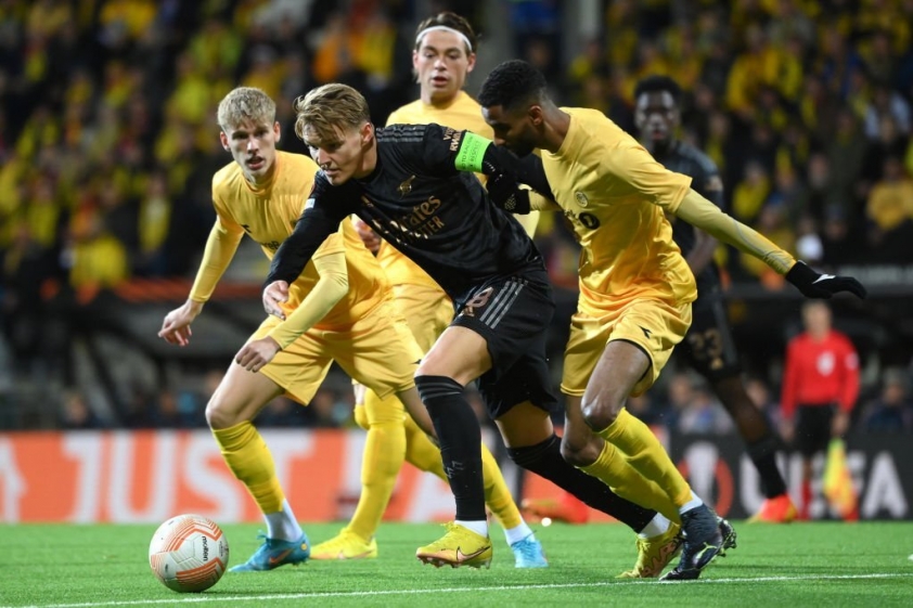 Arsenal nhường quyền kiểm soát cho Bodo Glimt nhưng vẫn thể hiện được phong thái ông lớn khiến đối thủ phải bất lực
