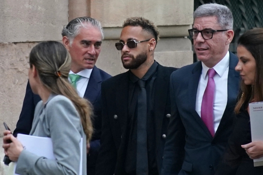 Neymar trở về Barcelona, đối diện án tù hủy hoại sự nghiệp 204255