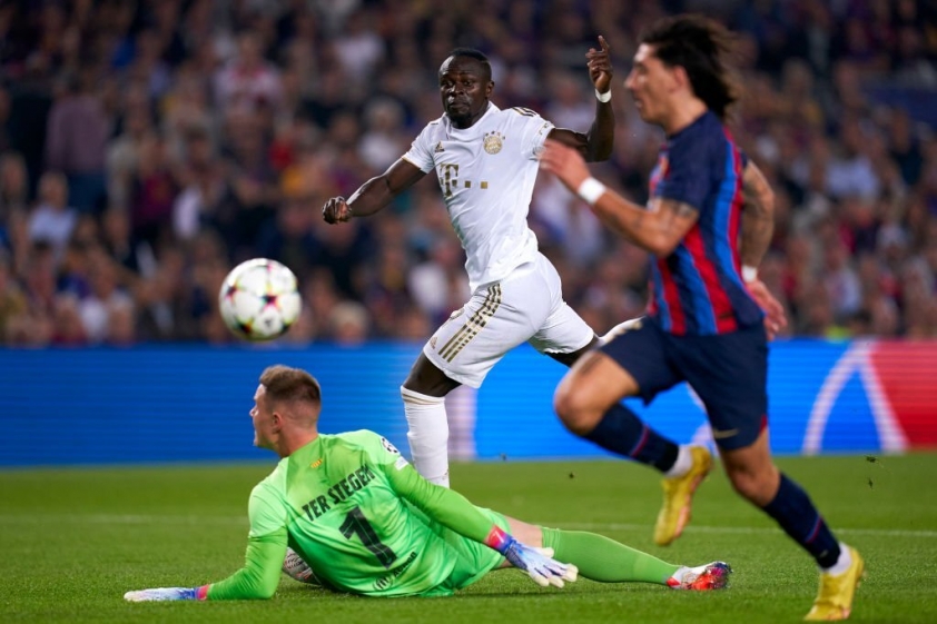 Mane đưa Bayern vươn lên dẫn trước từ đầu hiệp 1