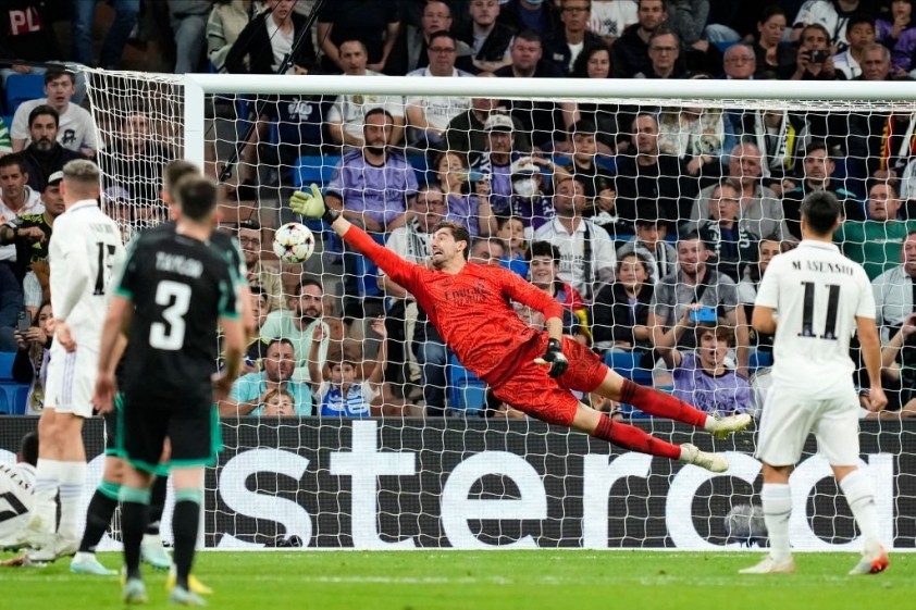 Courtois chỉ bị hạ gục bởi siêu phẩm đá phạt đẹp mắt của tiền đạo Jota ở phút 84, qua đó giúp đội khách có được bàn thắng danh dự