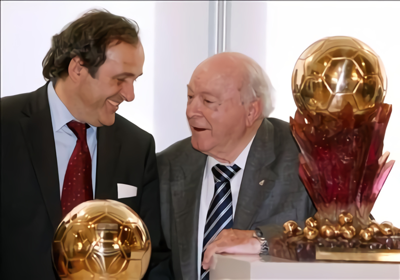 Nối tiếp World Cup, Messi sắp thâu tóm danh hiệu hiếm nhất thế giới? 234858