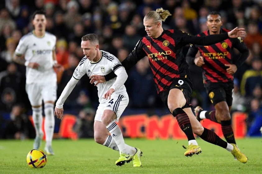 Man City kiểm soát thế trận từ đầu nhưng gặp khó trong khâu dứt điểm