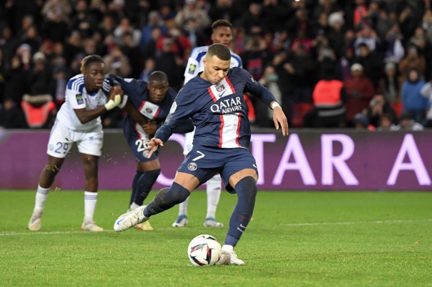 Kết quả bóng đá 29/12: Man City được tặng quà, PSG gây thất vọng 237286