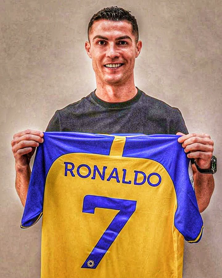 Tiết lộ hợp đồng của Ronaldo với Al Nassr, lương khủng gấp đôi Messi 238108