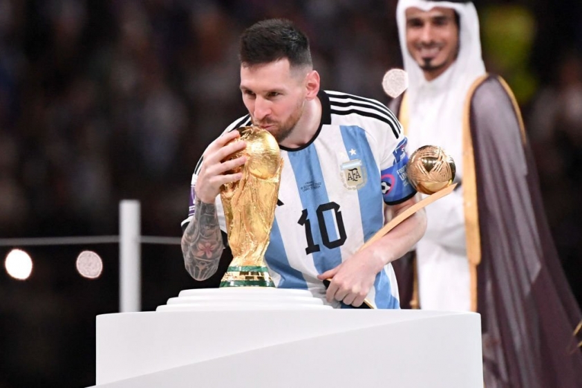 Trọng tài World Cup tiết lộ 'vinh dự độc nhất' có được khi gặp Messi 238753