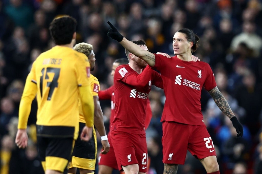 Nunez gỡ hòa cho Liverpool bằng một pha dứt điểm tinh tế