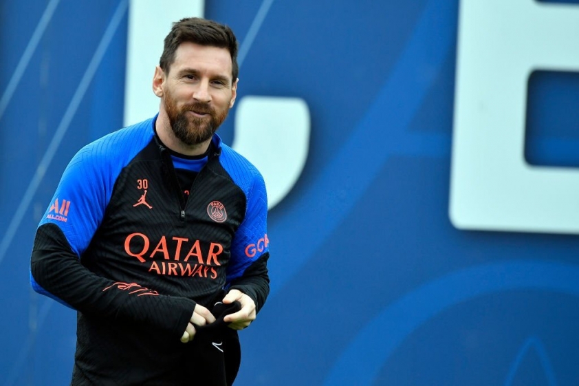 Mới hẹn ngày tái xuất, Messi đã nhận ngay quyết định không vui từ PSG 241106