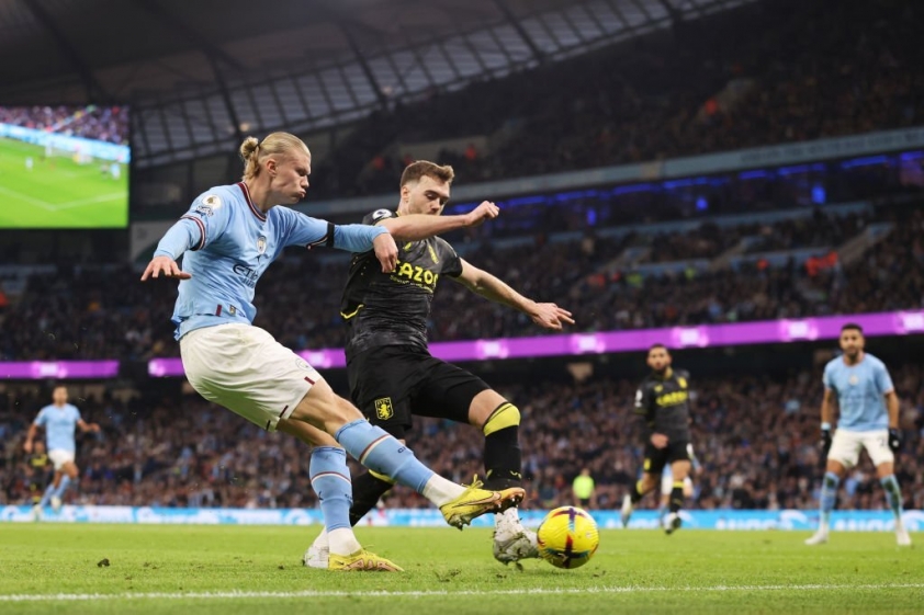 Thắng dễ Aston Villa, Man City áp sát Arsenal ngay trước đại chiến 248173