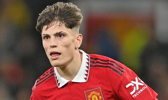 man-utd-news-alejandro-garnacho-erik-ten-hag-1721132-1674037067.jpg