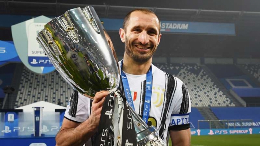 Chuyển nhượng chiều 12/5: 95% MU sở hữu De Jong, Lewandowski rời Bayern vì Haaland? 136185