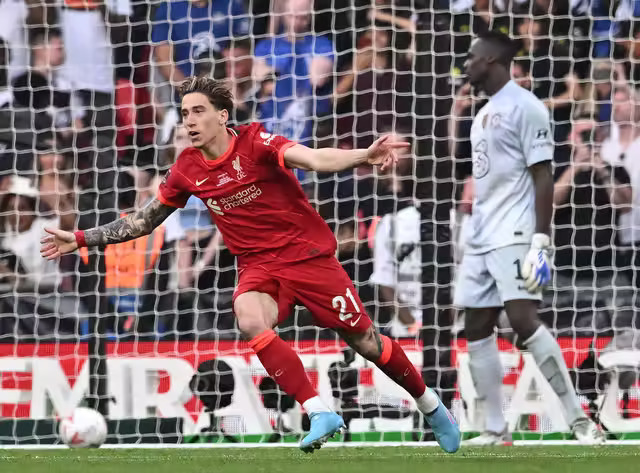 Tsimikas thực hiện thành công cú đá quyết định đem về chiến thắng chung cuộc cho Liverpool