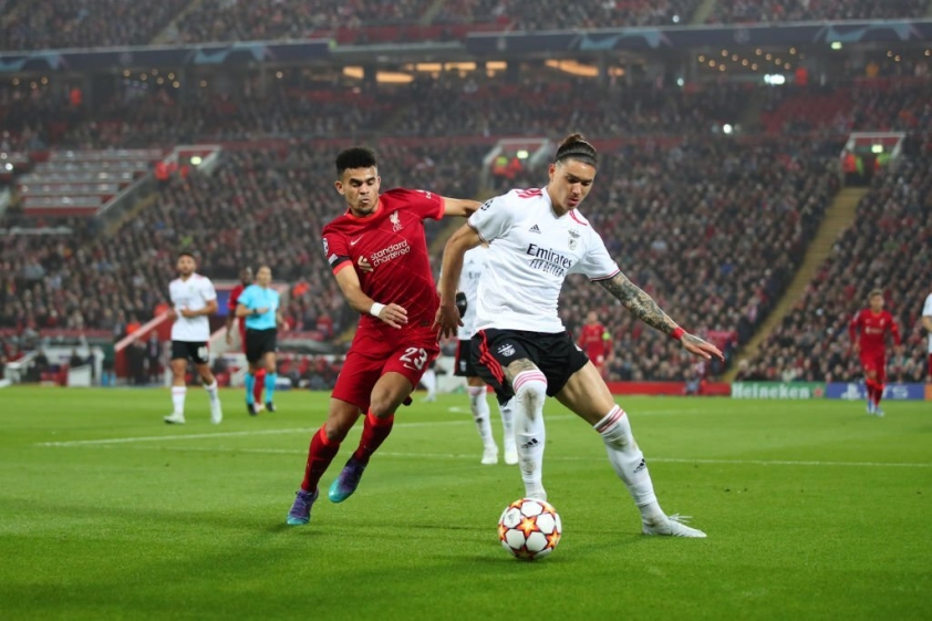 Khó giữ Mane, Liverpool tìm tới 'sát thủ' từng phá lưới Alisson 145450