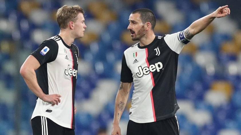 De Ligt bị Bonucci