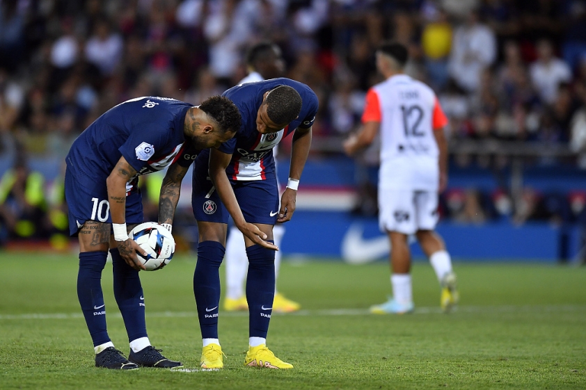 Sếp lớn PSG lên tiếng về tin đồn Mbappe đòi bán Neymar 188766