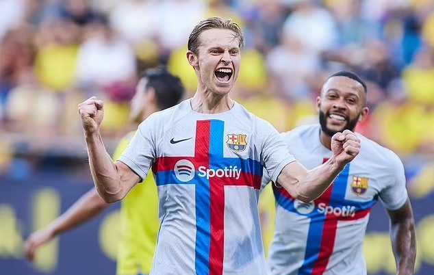 Depay tiết lộ thực hư vụ Frenkie De Jong bị Barca nợ lương 192530
