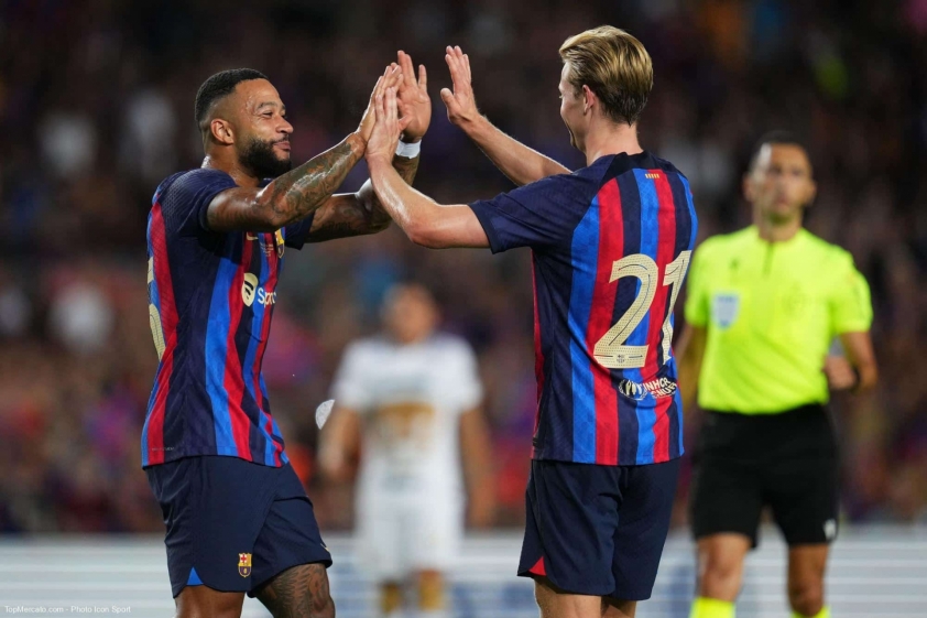 Depay tiết lộ thực hư vụ Frenkie De Jong bị Barca nợ lương 192539