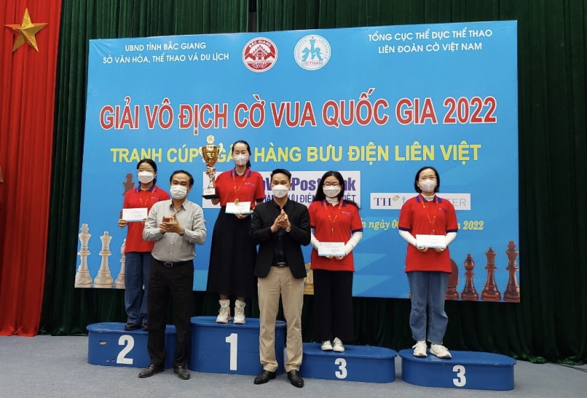trao giai co tieu chuan nu