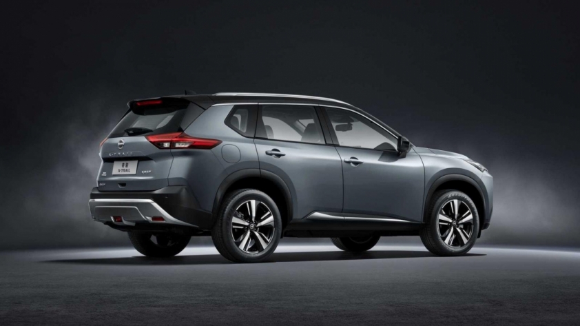 Nissan X-Trail 2022 ra mắt