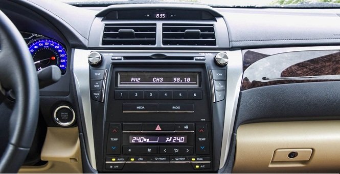 Táp-lô xe Toyota Camry 2016