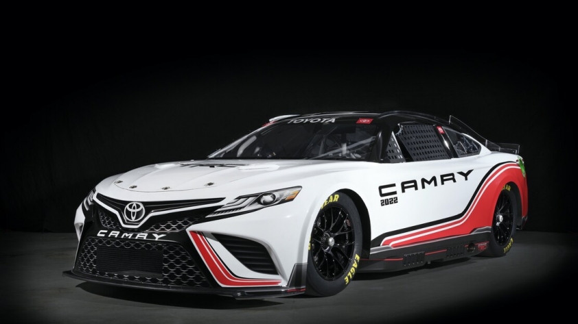 Toyota Camry ra mắt phiên bản xe đua công suẩt lên tới 670 mã lực