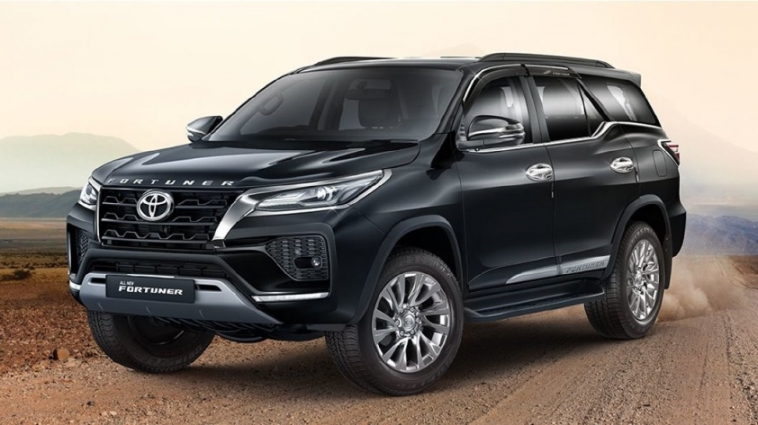 Toyota Fortuner thế hệ mới sẽ có cửa sổ trời và động cơ hybrid