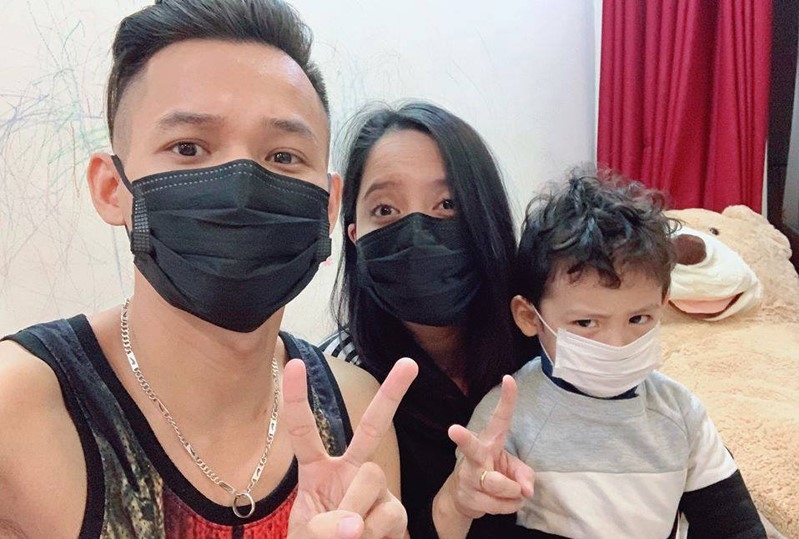Độ Mixi lo sợ anh bị viêm phổi vì liên tục ho, sốt và tức ngực