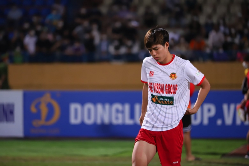 Trung vệ U23 Việt Nam bị đau sau trận đấu với Hà Nội FC 125887