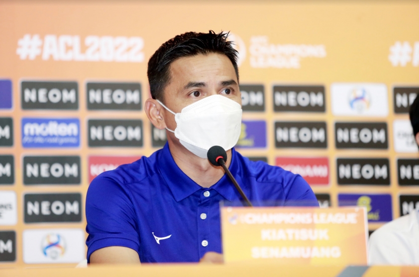 HLV Kiatisak tuyên bố làm theo yêu cầu đặc biệt của bầu Đức ở trận gặp Sydney FC 128318