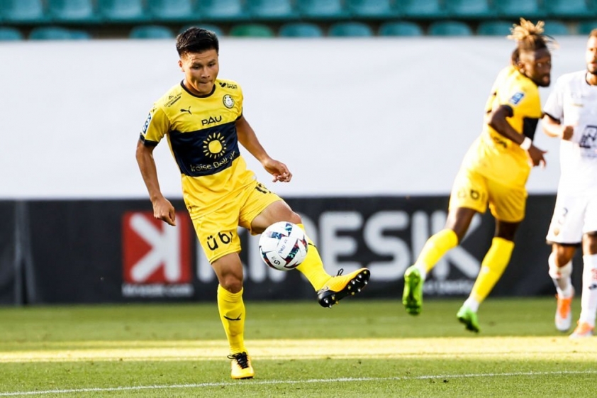 Quang Hải chưa thể hiện được nhiều ở Ligue 2 trong màu áo Pau FC. (Ảnh: Getty)