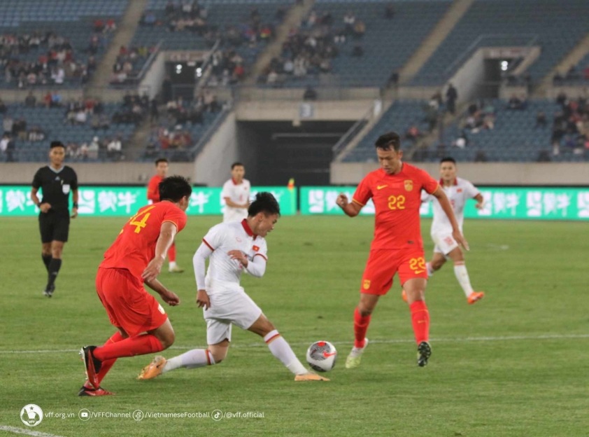 HLV Troussier: 'Thua Trung Quốc, ĐT Việt Nam vẫn thành công' 339440