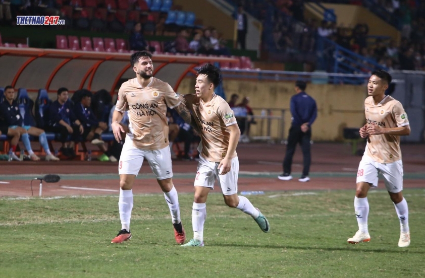 Trực tiếp CAHN 2-0 TP.HCM: Ghi bàn chóng vánh 407826