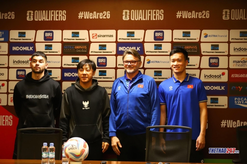 Trực tiếp họp báo: HLV Indonesia nói lời bất ngờ về HLV Philippe Troussier 425486