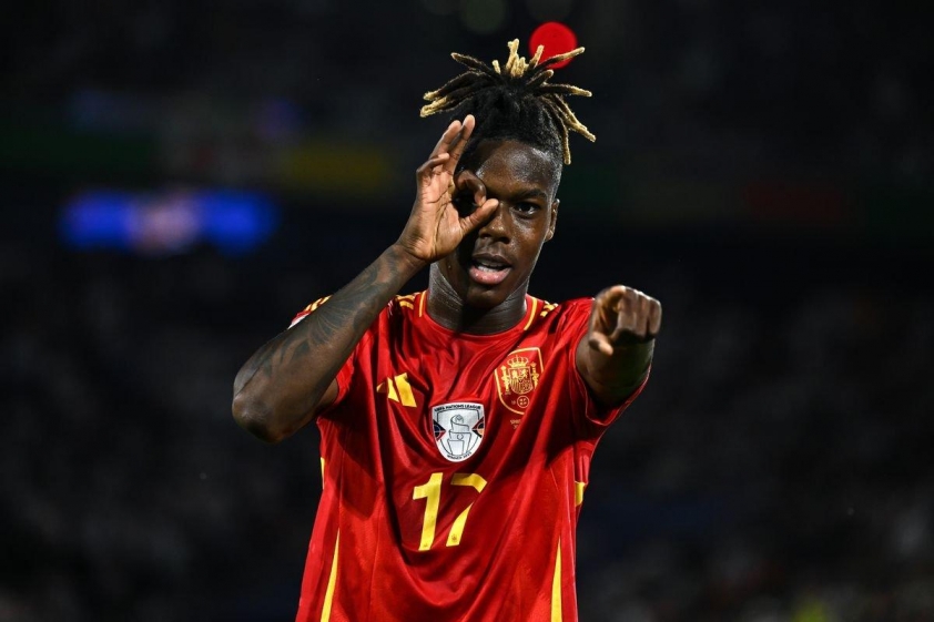 Nico Williams nghiện rê bóng như Ronaldinho và sút góc gần như Mbappe 605272