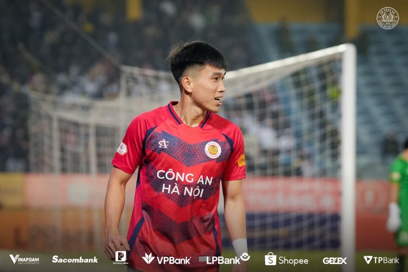 Tiền vệ Lê Văn Đô